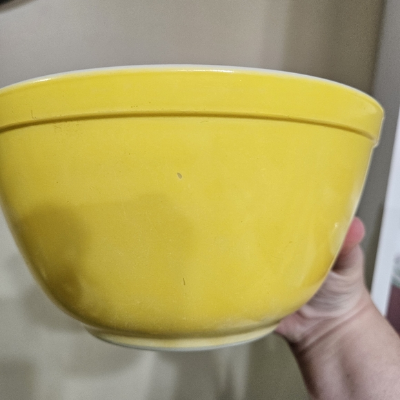 Pyrex Yellow Bowl #402 - Picture 5 of 14